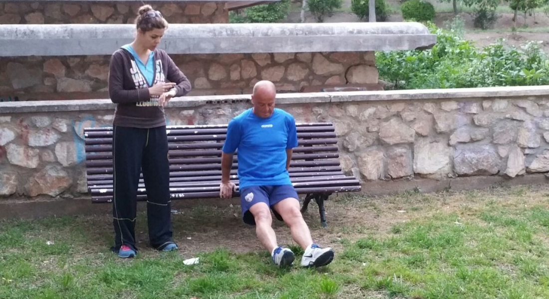 Benefits of hiring a personal trainer either with assistance classes or through a digital service